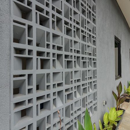 Reddoorz Near Puri Indah Mall Jakarta Exterior foto