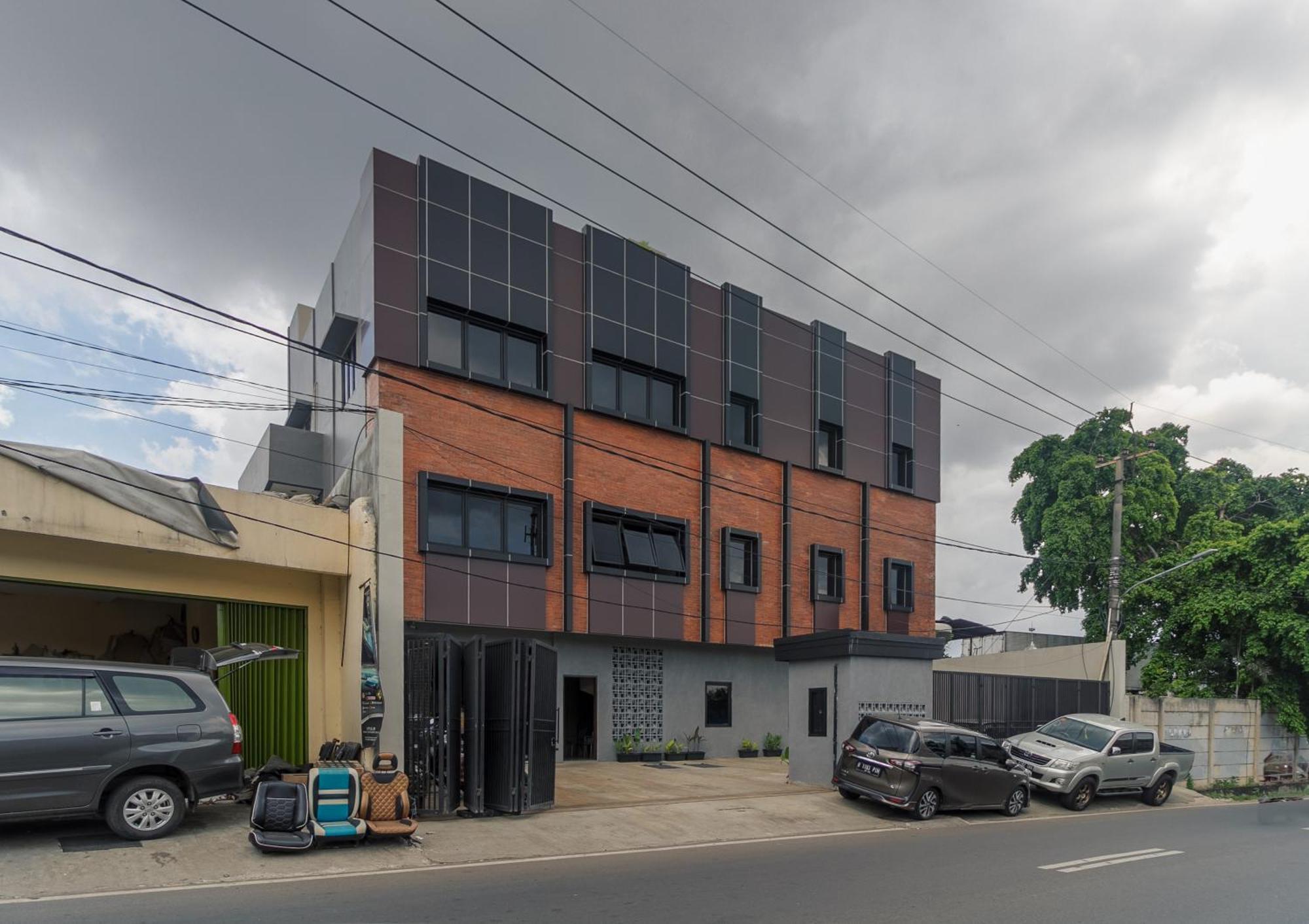 Reddoorz Near Puri Indah Mall Jakarta Exterior foto